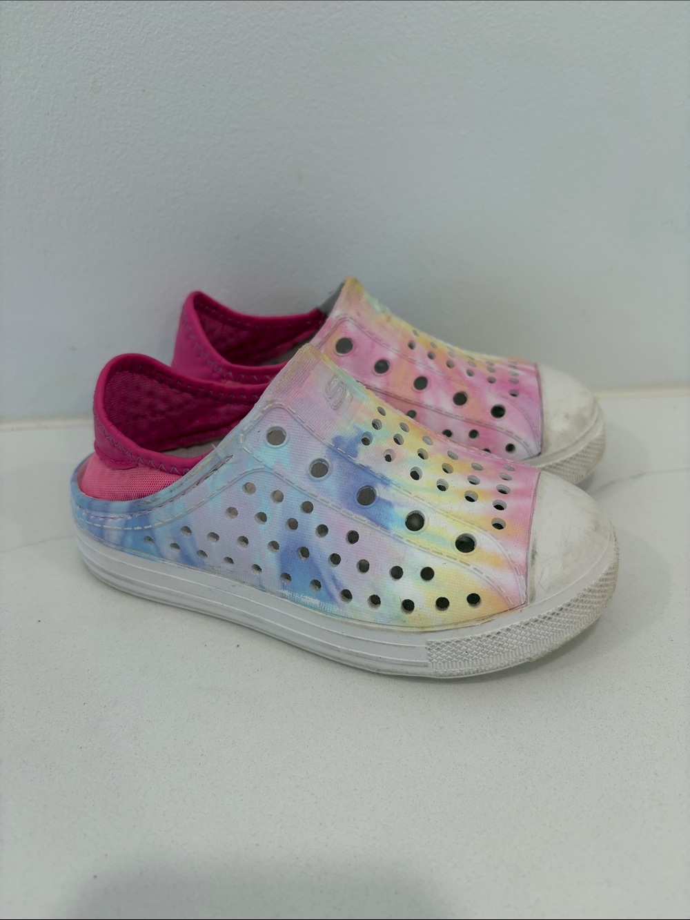 Sketchers Guzman Slip ons